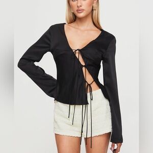 NWT Lioness Mariah Long Sleeve Top – Black